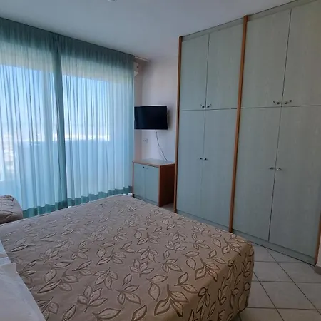 Imperial 3*