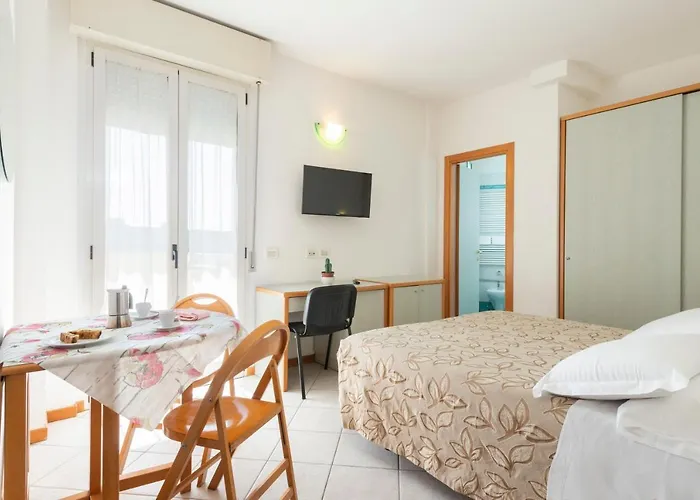 Imperial Aparthotel 4*